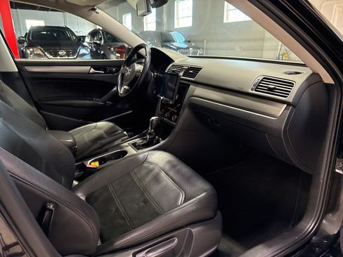 Used 2014 Volkswagen Passat TDI SE FWD image 35