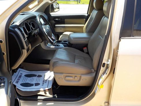 Used 2016 Toyota Sequoia SR5 w/ Premium Package RWD image 11