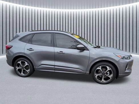 Used 2023 Ford Escape ST-Line Elite AWD/4WD image 3