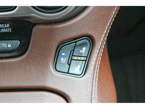 Used 2019 Chevrolet Suburban Premier image 53