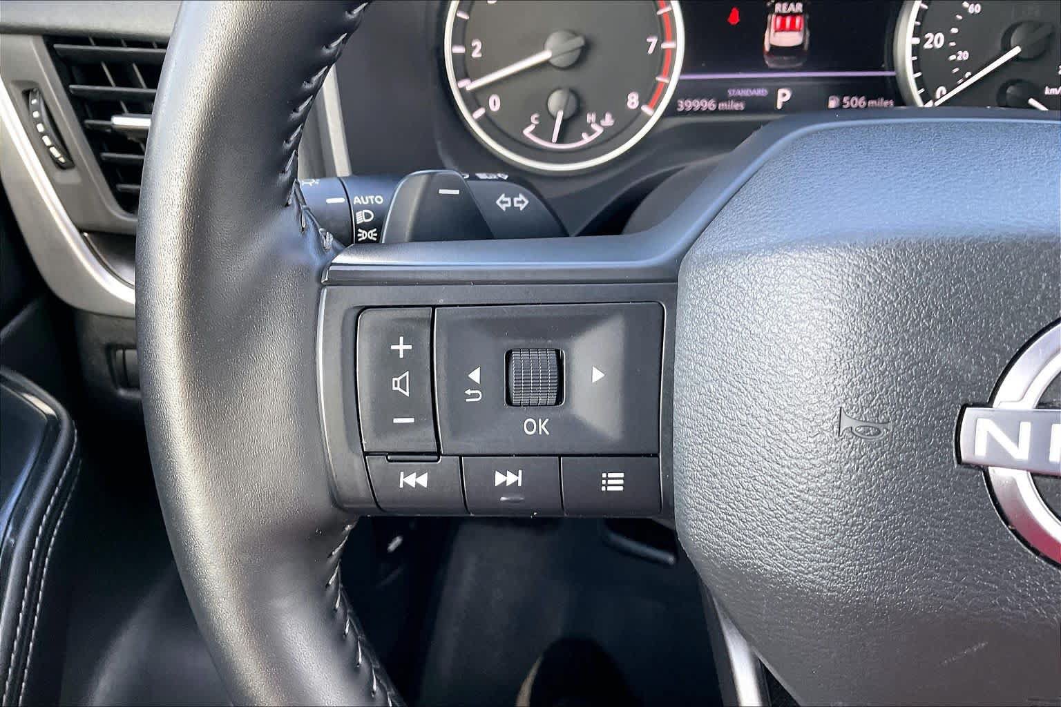 Used 2025 Nissan Rogue SV FWD image 23