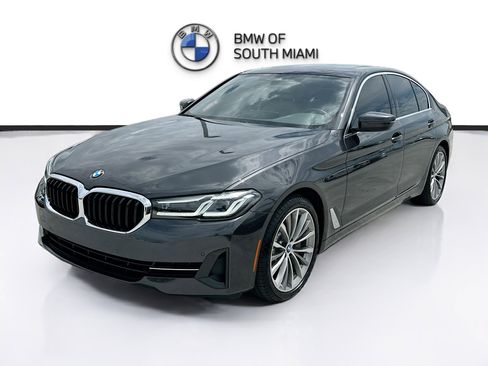 Used 2022 BMW 530i w/ M Sport Package RWD image 3