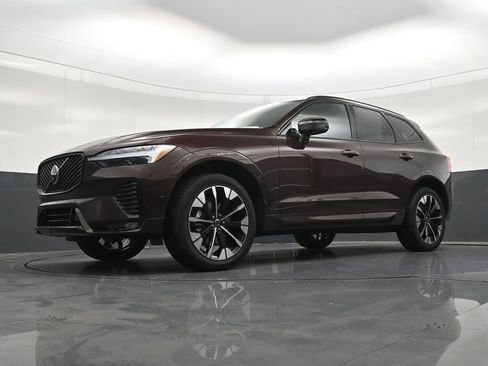 Used 2026 Volvo XC60 B5 Plus AWD/4WD image 23