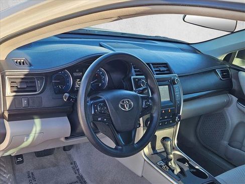 Used 2016 Toyota Camry LE image 10