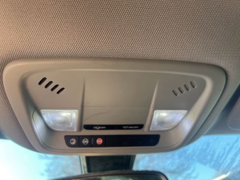 Used 2018 Chevrolet Malibu LT image 17