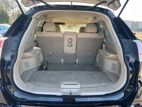 Used 2014 Nissan Rogue SV image 25