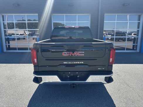 Used 2025 GMC Sierra 1500 SLT AWD/4WD image 3