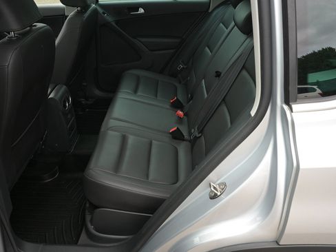 Used 2017 Volkswagen Tiguan Wolfsburg Edition AWD/4WD image 34