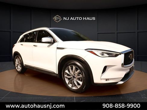 Used 2021 INFINITI QX50 Luxe w/ Accent Package FWD image 1