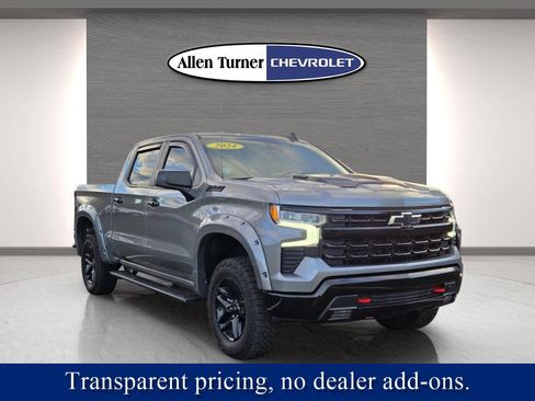 Used 2024 Chevrolet Silverado 1500 LT Trail Boss w/ Convenience Package II image 2