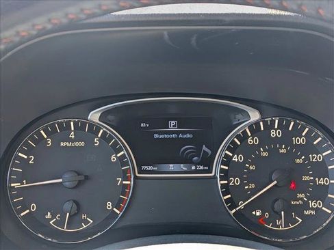 Used 2019 Nissan Pathfinder SL FWD image 10