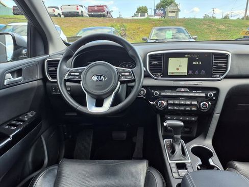 Used 2020 Kia Sportage EX w/ Option Group 15 image 9