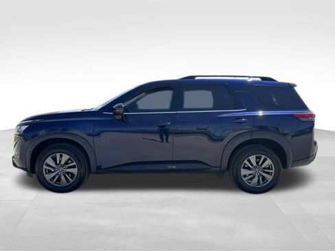 Used 2022 Nissan Pathfinder SV AWD/4WD image 6