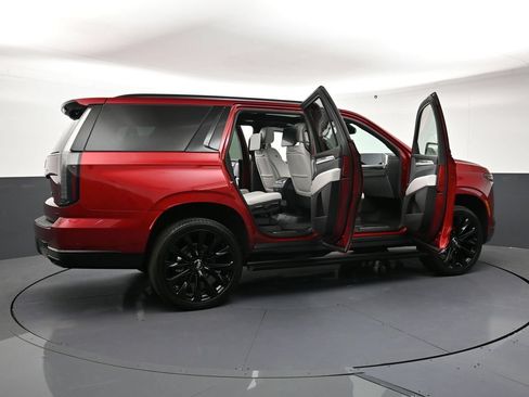 Used 2026 Cadillac Escalade Platinum Sport w/ LPO, ONYX Package AWD/4WD image 33