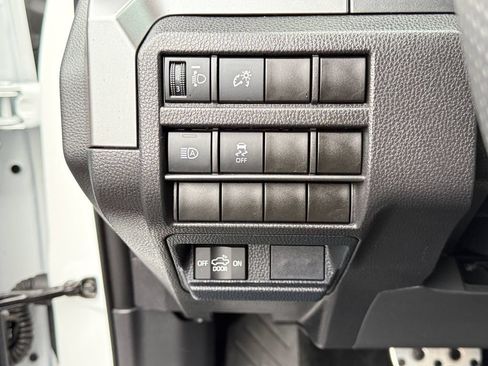 Used 2025 Toyota Tacoma TRD Sport AWD/4WD image 18