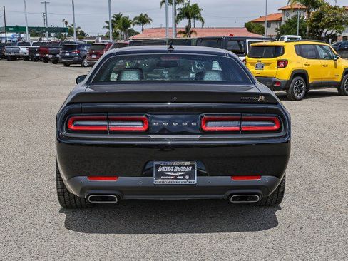 Used 2022 Dodge Challenger R/T Scat Pack RWD image 7