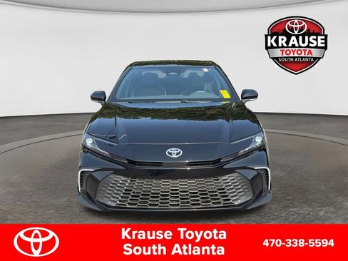Used 2026 Toyota Camry SE FWD image 2