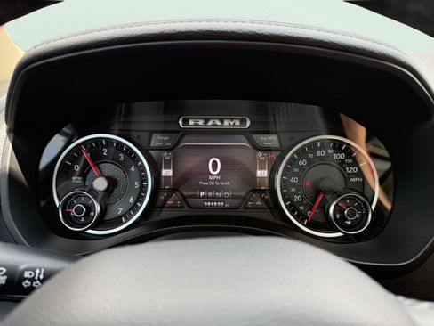 Used 2020 RAM 1500 Laramie AWD/4WD image 24