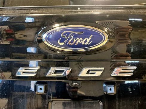 Used 2023 Ford Edge SEL image 8