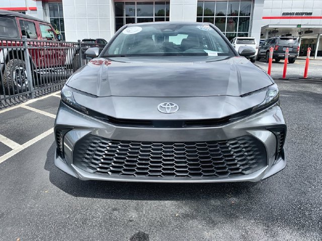 Used 2026 Toyota Camry SE w/ Convenience Package FWD image 3
