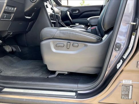 Used 2023 INFINITI QX80 Luxe w/ Cargo Package RWD image 36