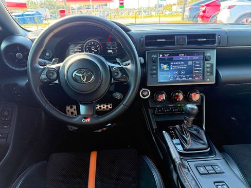 Used 2023 Toyota GR86 10th Anniversary SE image 17