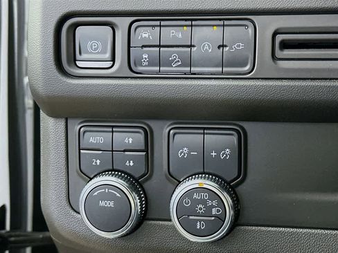 Used 2021 GMC Yukon AT4 image 27