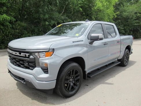 Used 2024 Chevrolet Silverado 1500 Custom w/ Dark Appearance Package RWD image 3