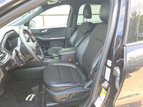 Used 2025 Ford Escape ST-Line AWD/4WD image 3