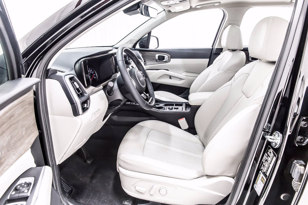 Used 2023 Kia Sorento EX w/ Panoramic Sunroof Package FWD image 28