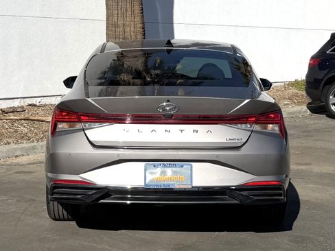 Used 2023 Hyundai Elantra Limited w/ Cargo Package image 9