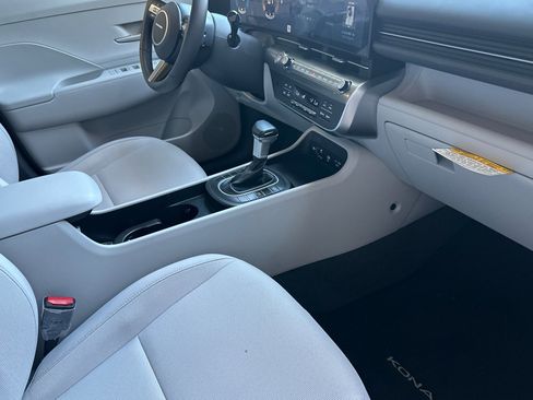Certified 2025 Hyundai Kona SEL AWD/4WD image 16