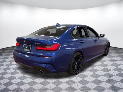 Used 2020 BMW 330i Sedan w/ M Sport Package image 9