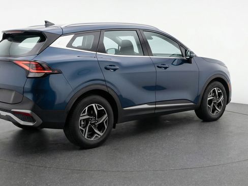 Used 2025 Kia Sportage LX FWD image 9