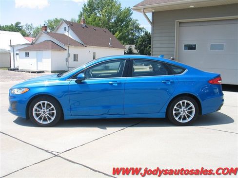 Used 2020 Ford Fusion SE FWD image 31