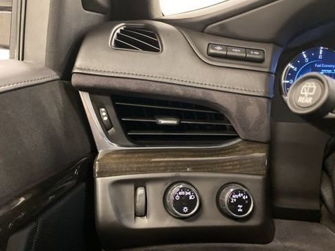 Used 2017 Cadillac Escalade Platinum image 19