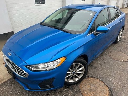Used 2019 Ford Fusion SE image 1