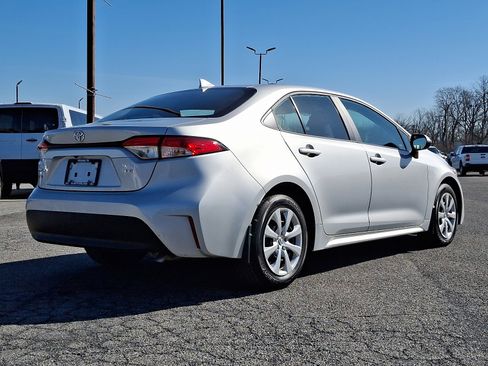 Used 2024 Toyota Corolla LE image 6