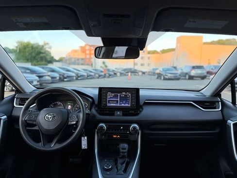 Used 2019 Toyota RAV4 LE w/ Carpet Mat Package AWD/4WD image 16