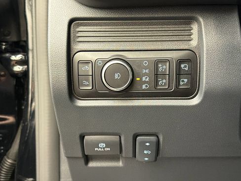Used 2026 Ford F450 Platinum AWD/4WD image 32