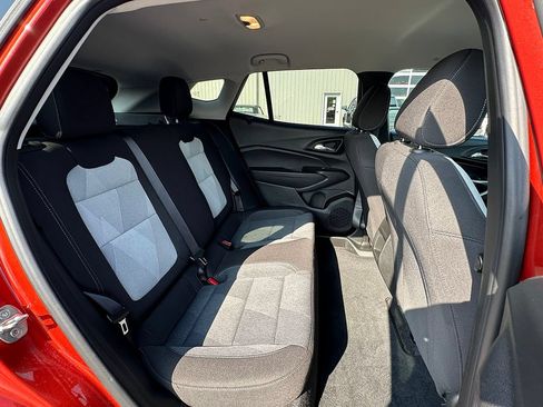 Used 2024 Chevrolet Trax LS w/ LS Convenience Package FWD image 23