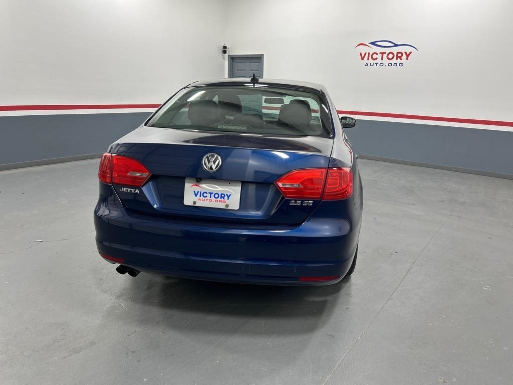 Used 2011 Volkswagen Jetta SE FWD image 8