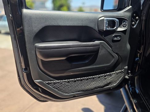 Used 2021 Jeep Wrangler Unlimited Rubicon AWD/4WD image 30