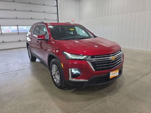Used 2023 Chevrolet Traverse LT w/ Rear Camera Mirror Package AWD/4WD image 2