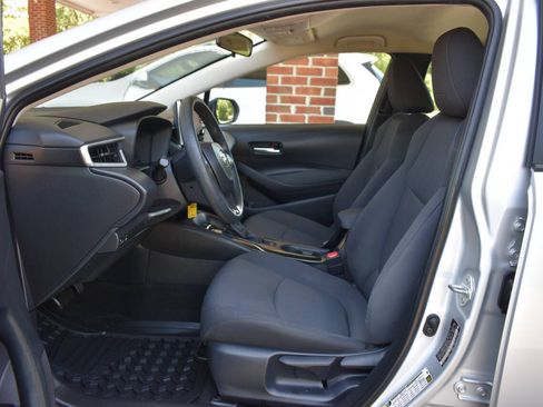 Used 2021 Toyota Corolla LE FWD image 7