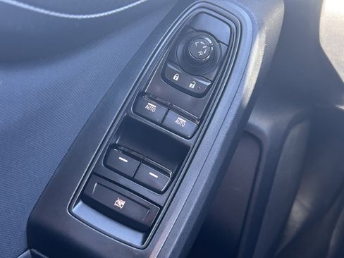 Used 2018 Subaru Impreza 2.0i Premium w/ Eyesight & BSD & Rcta image 19