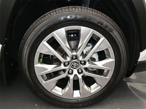Used 2024 Toyota RAV4 Limited image 18