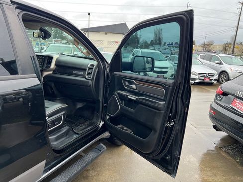Used 2019 RAM 1500 Laramie AWD/4WD image 15