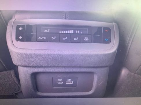 Used 2024 Nissan Pathfinder SL AWD/4WD image 13