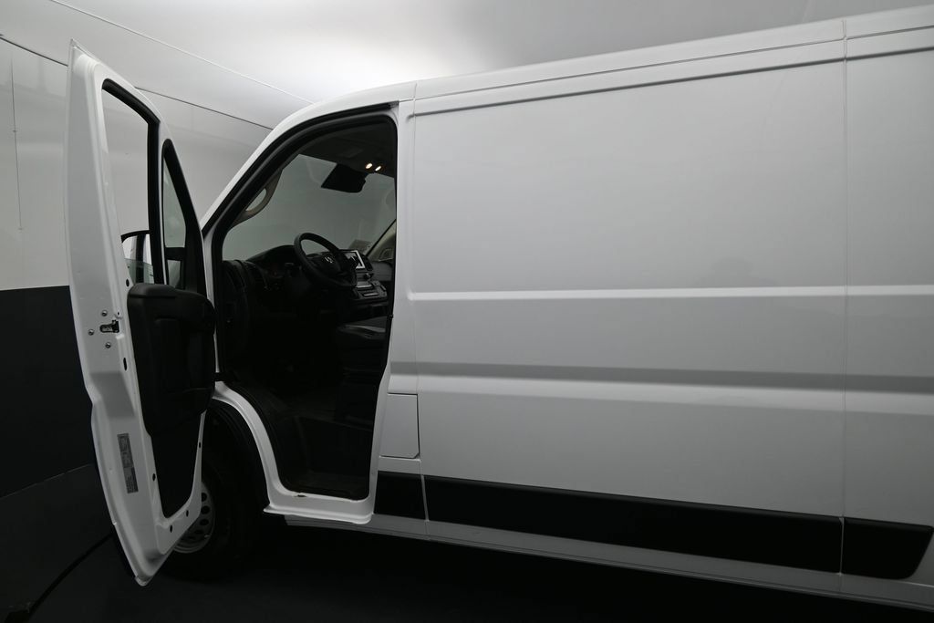 Used 2025 RAM ProMaster 2500 w/ Convenience Group FWD image 14